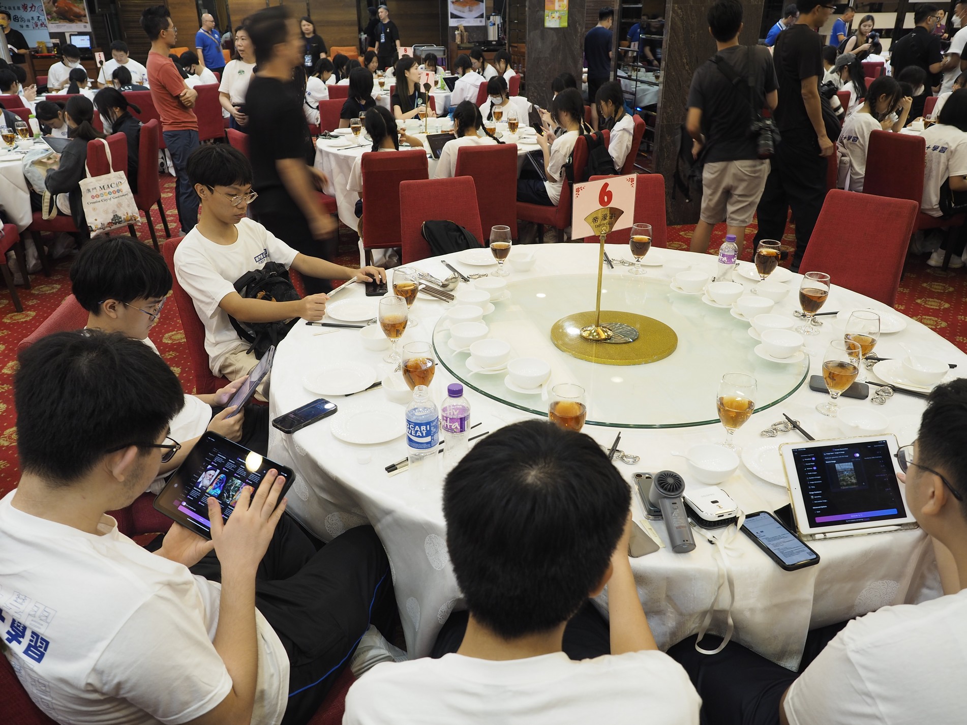 Lok Sin Tong Ku Chiu Man Secondary School